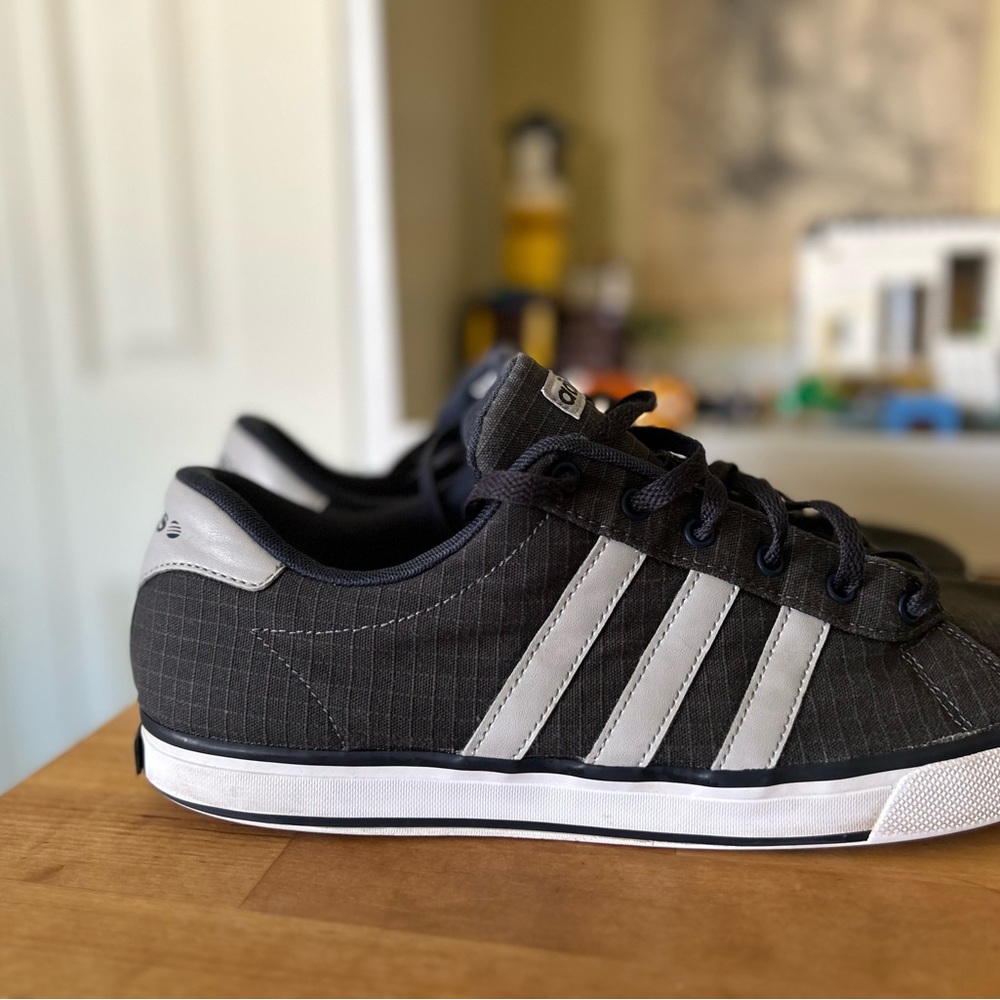 Adidas Men's Neo SE Daily Vulc Casual Walking Sneakers Gray F38360
